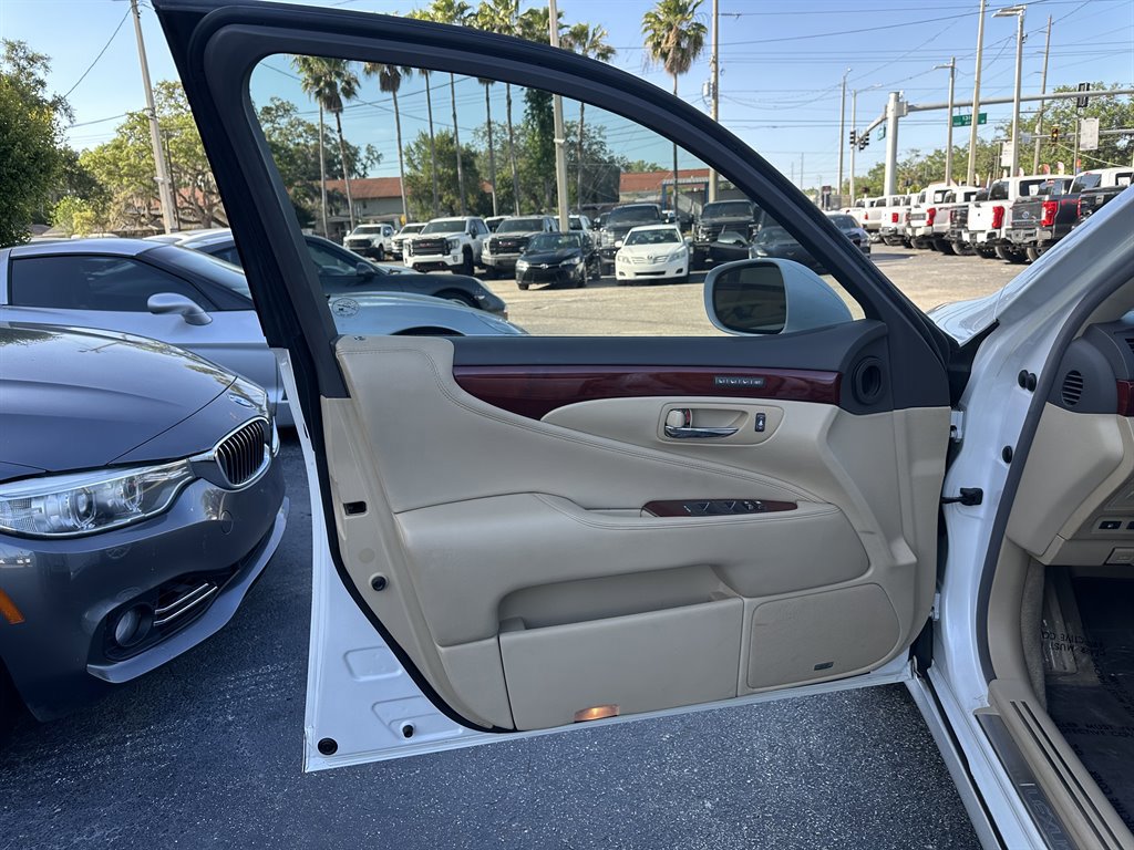 Used 2009 Lexus LS 460 RWD image 39