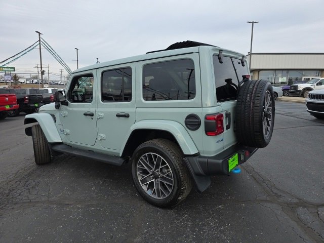 Used 2023 Jeep Wrangler Unlimited Sahara w/ Cold Weather Group image 4