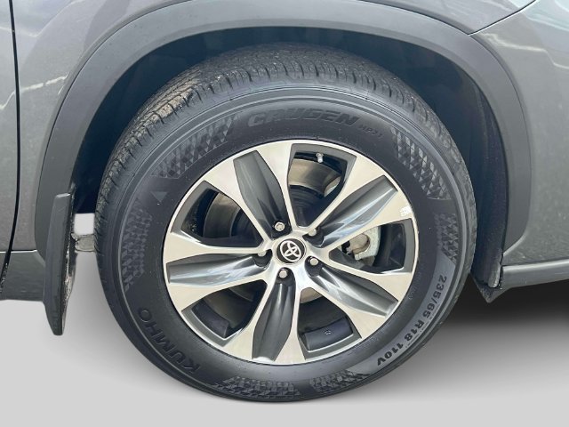 Used 2024 Toyota Highlander XLE AWD/4WD image 14