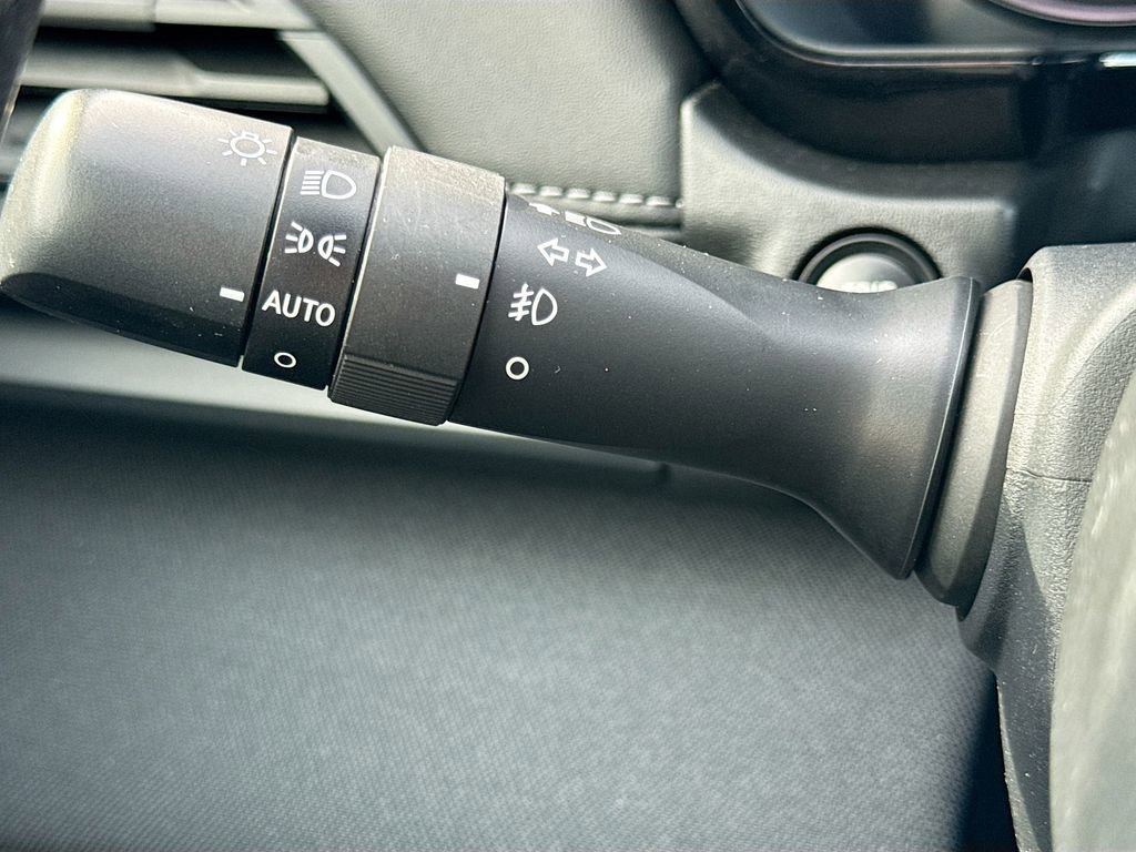 Used 2023 Subaru Outback Premium AWD/4WD image 12