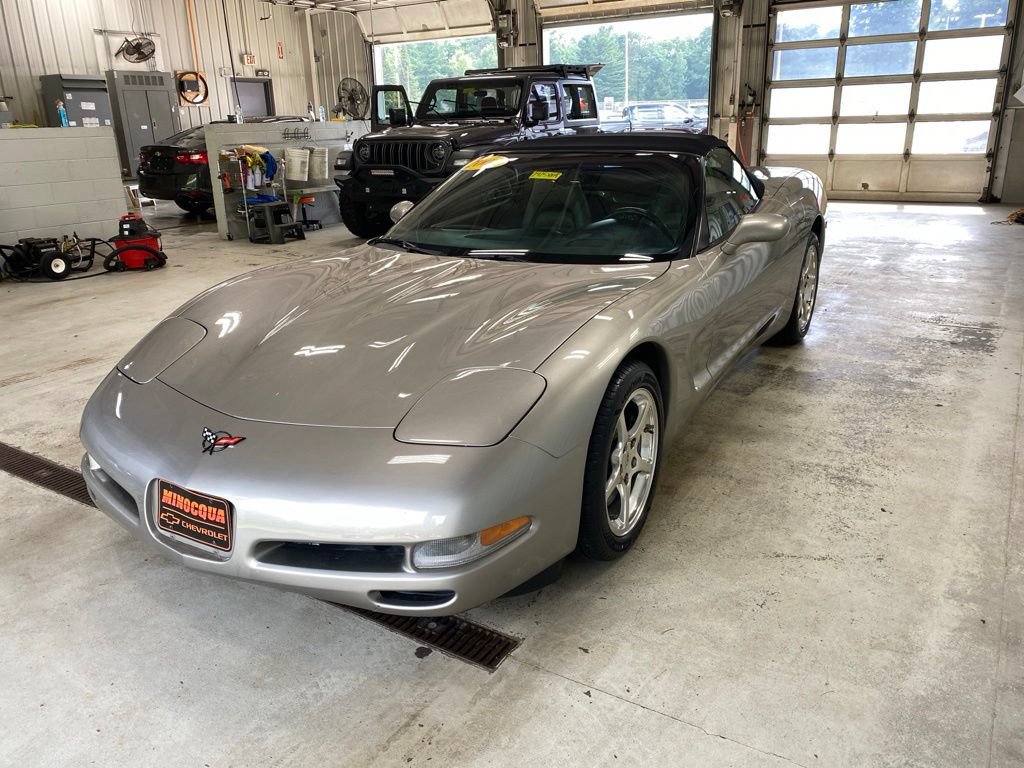 Used 2000 Chevrolet Corvette Convertible w/ Performance Handling Pkg RWD image 8