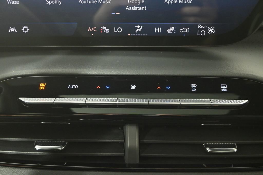 Used 2025 Buick Enclave Avenir w/ Super Cruise Package AWD/4WD image 32