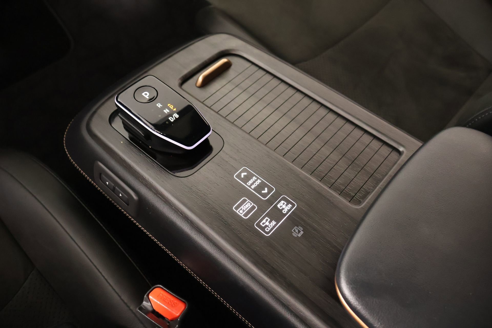 Used 2023 Nissan Ariya FWD image 9