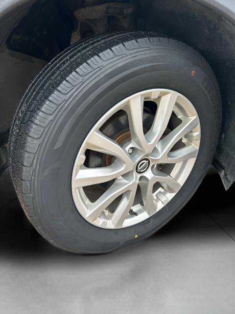 Used 2020 Nissan Rogue SV image 29