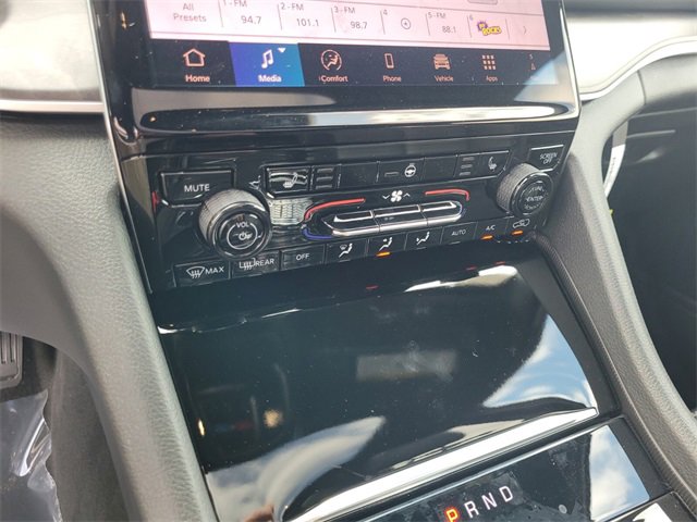 New 2025 Jeep Grand Cherokee Limited image 25