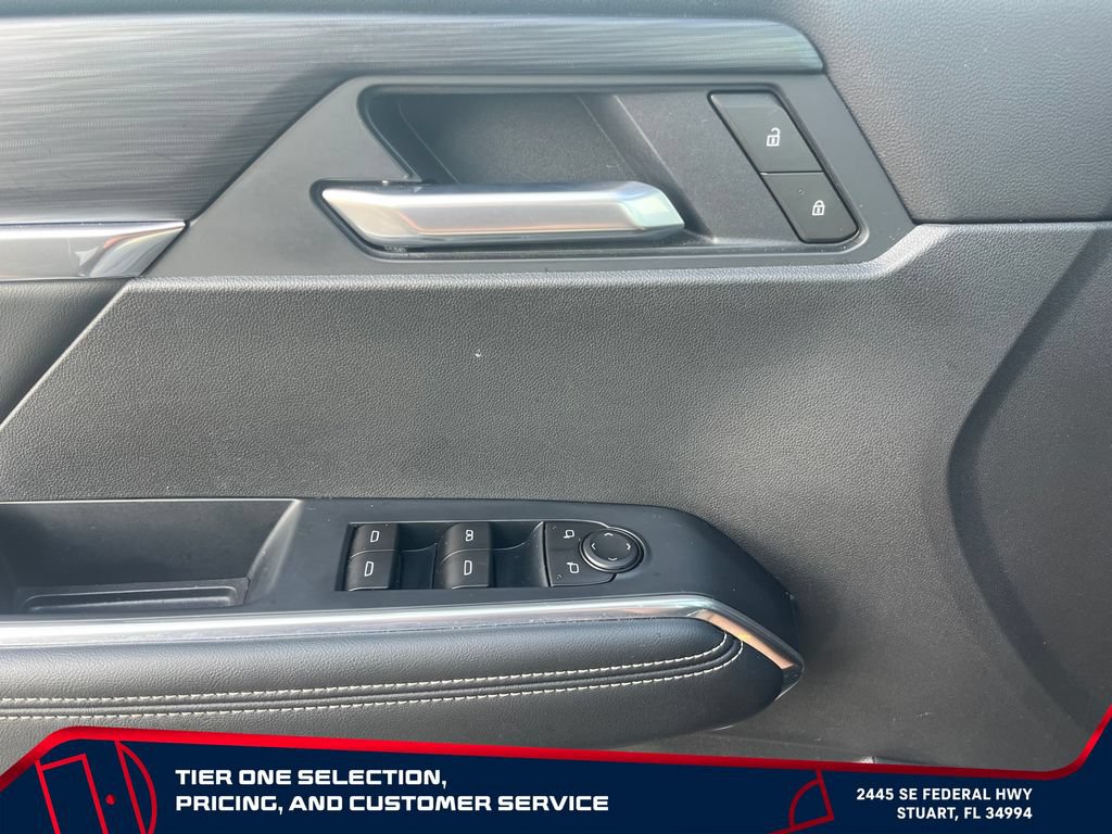 Used 2026 GMC Acadia Elevation w/ Elevation Premium Package FWD image 17