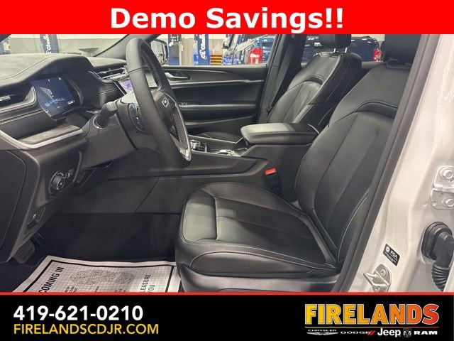 New 2025 Jeep Grand Cherokee Limited w/ Trailer Tow Package image 19