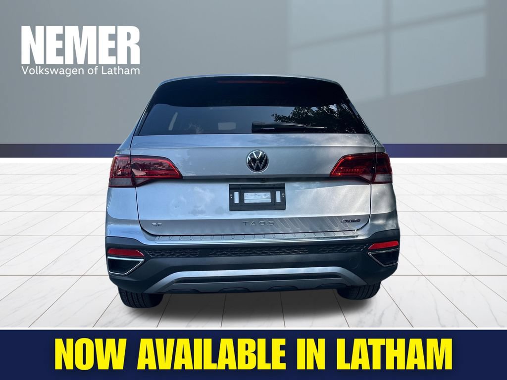 Used 2024 Volkswagen Taos SE AWD/4WD image 3