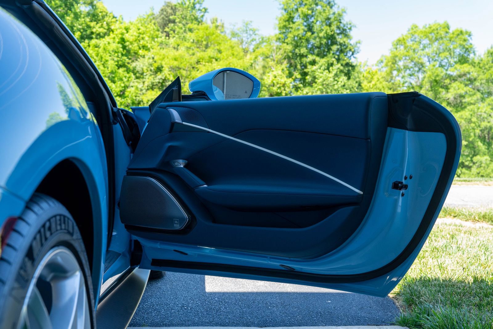 Certified 2025 Ferrari Roma Spider RWD image 45