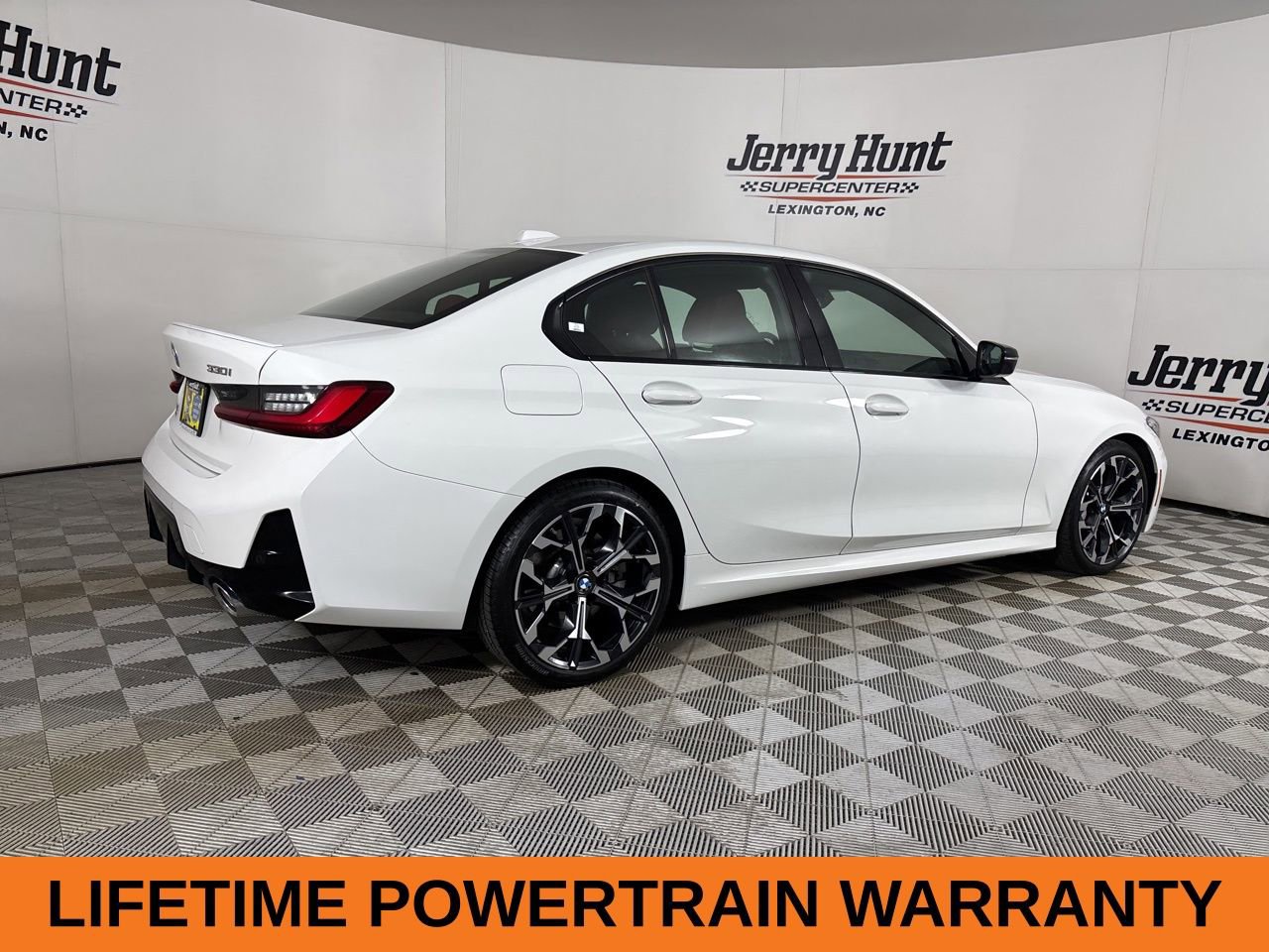 Used 2025 BMW 330i xDrive Sedan w/ M Sport Package image 5