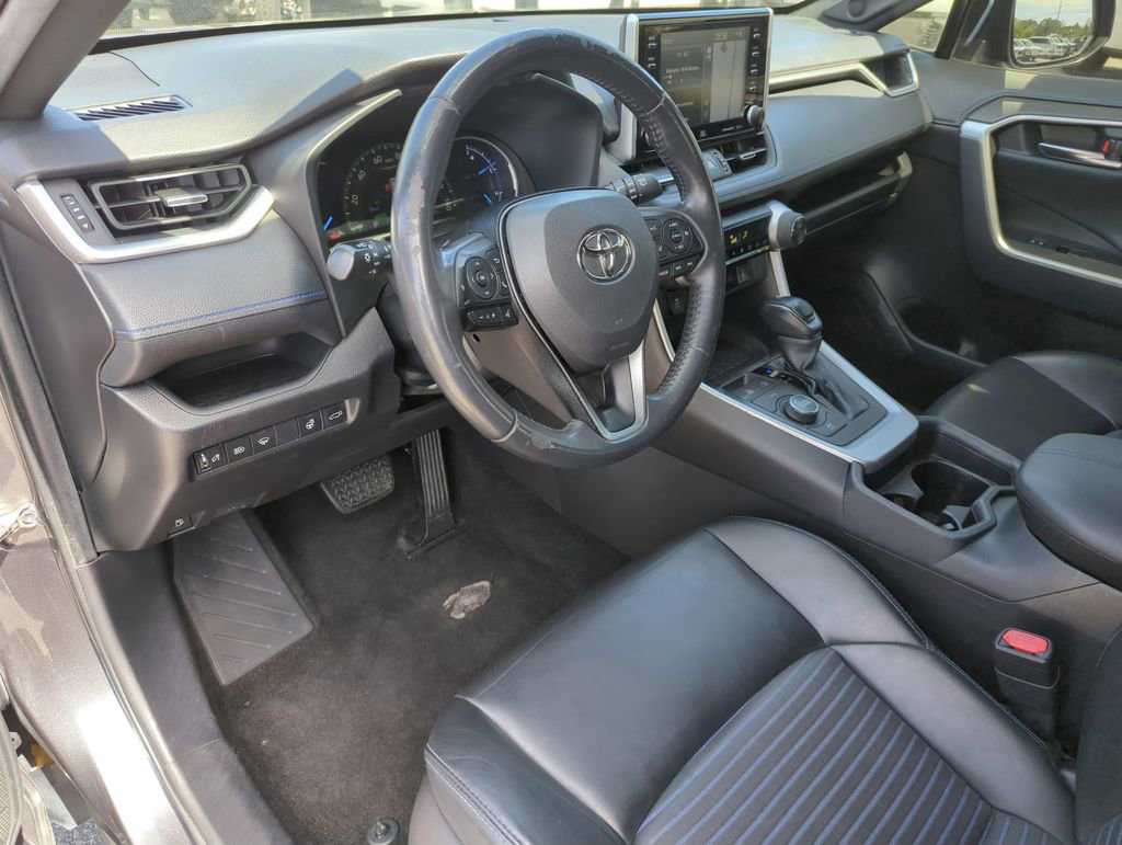 Used 2020 Toyota RAV4 XSE w/ XSE Grade Weather Package AWD/4WD image 11