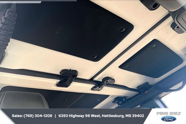 Used 2025 Ford Bronco Badlands image 16