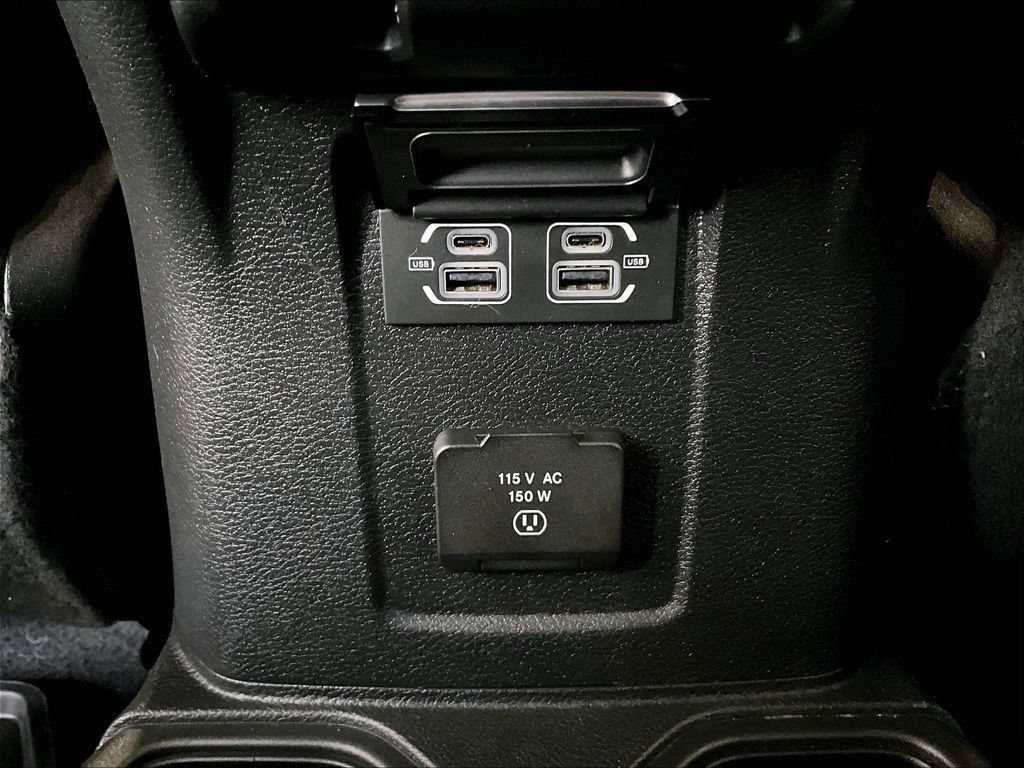 Used 2023 Jeep Wrangler Unlimited Sahara AWD/4WD image 28