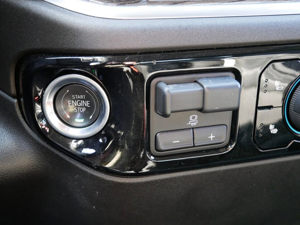 Used 2025 Chevrolet Silverado 1500 LT AWD/4WD image 27