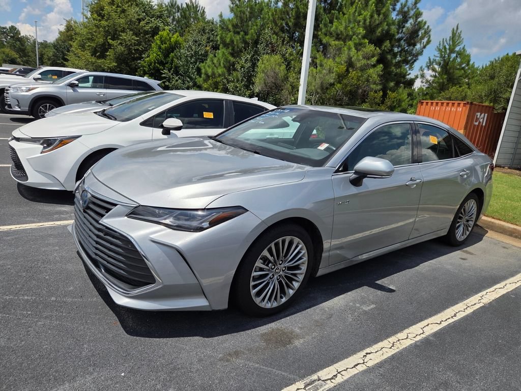 Used 2021 Toyota Avalon Limited w/ Advanced Safety Package FWD image 3