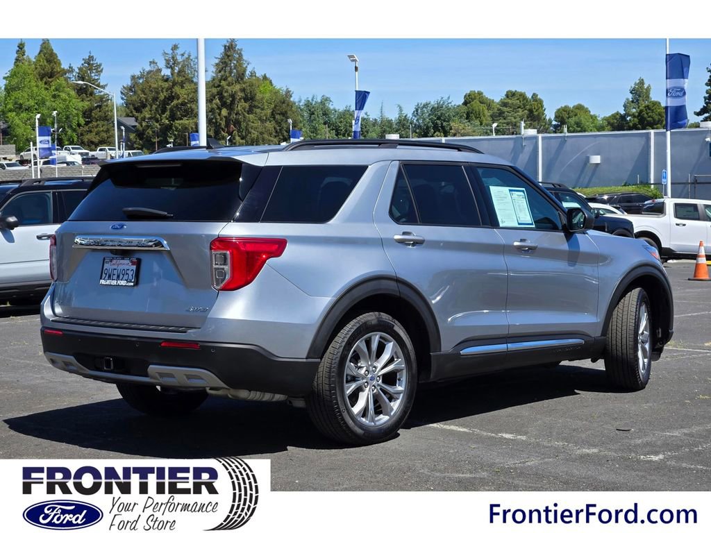 Used 2024 Ford Explorer XLT w/ Equipment Group 202A image 5