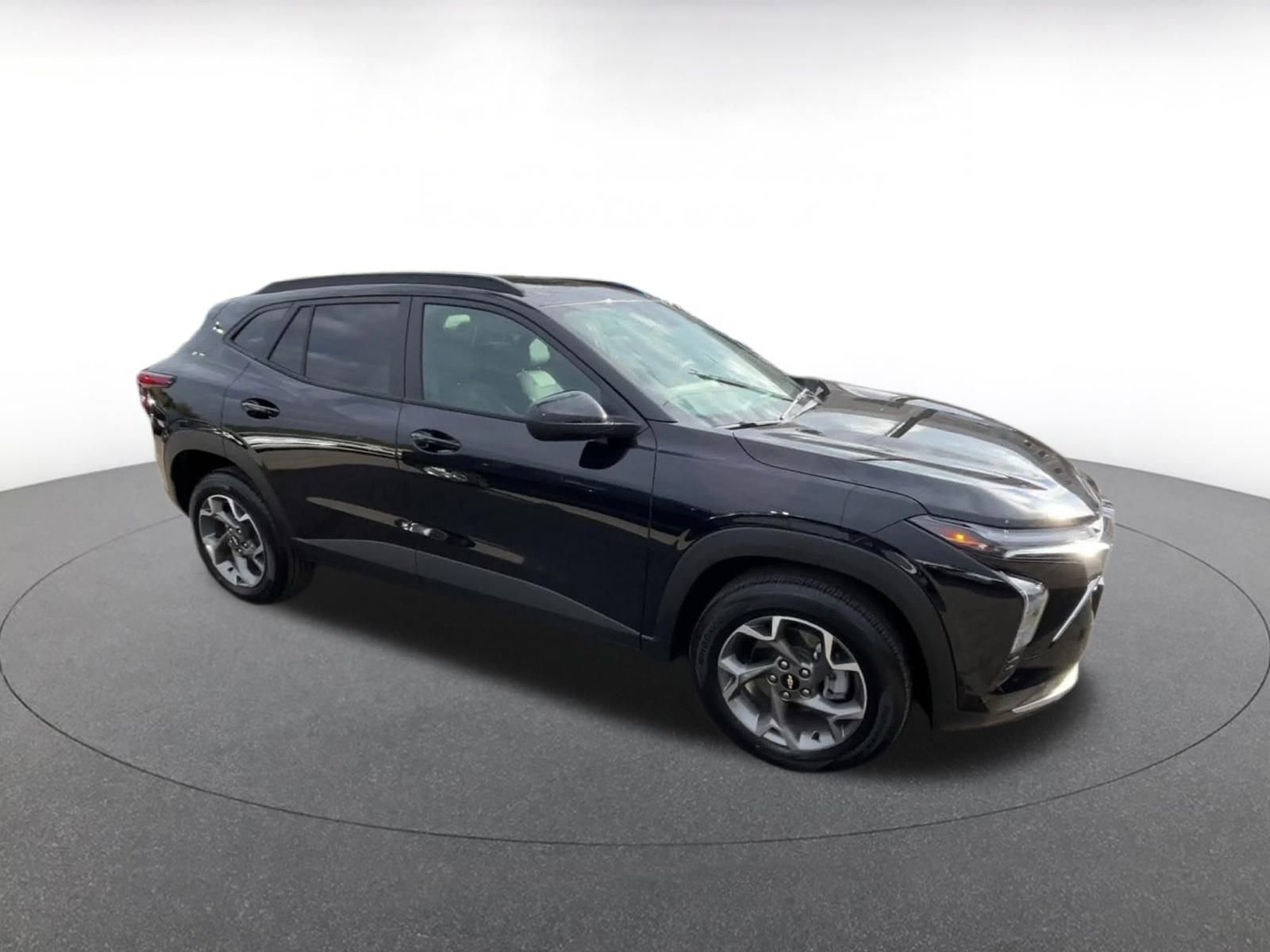 Used 2025 Chevrolet Trax LT video 2