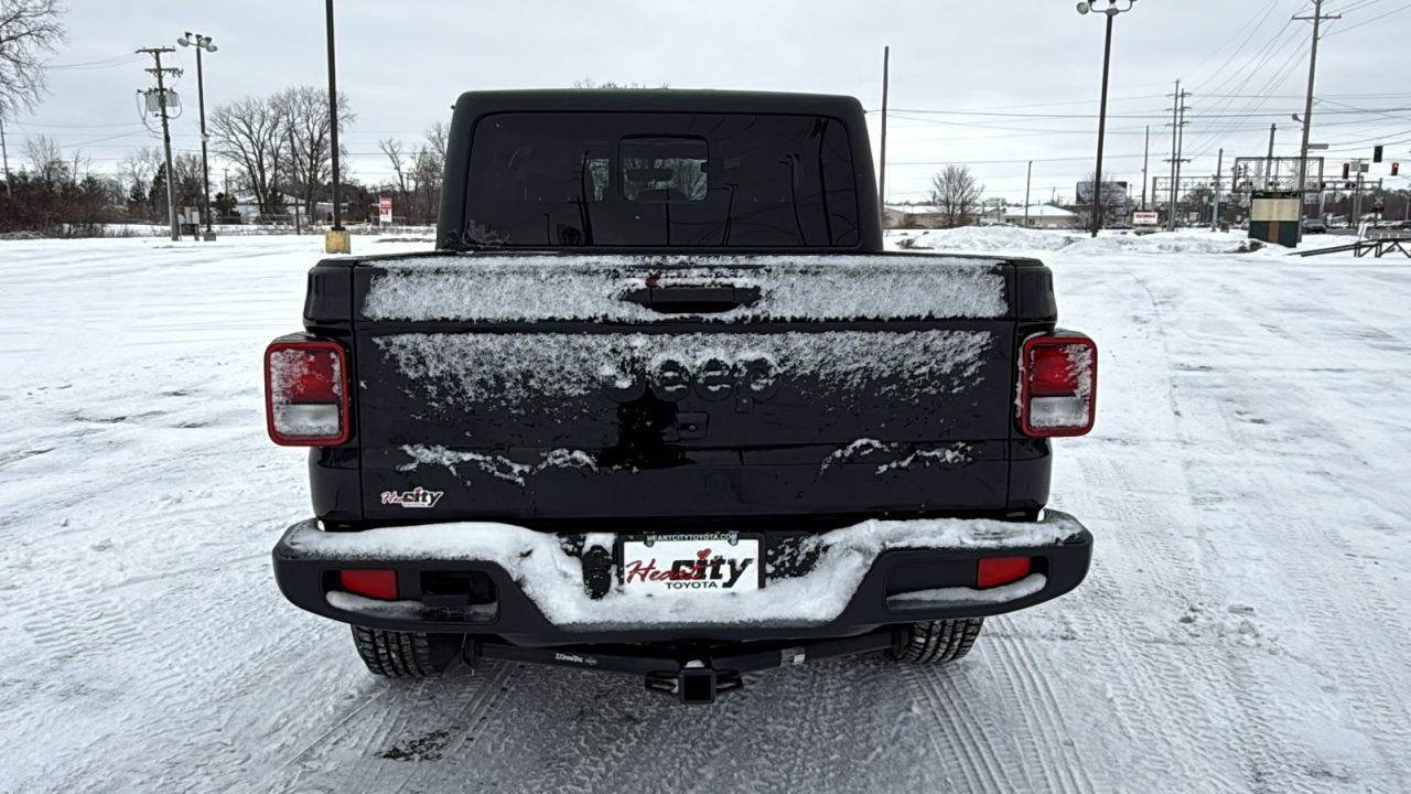 Used 2021 Jeep Gladiator Willys image 6