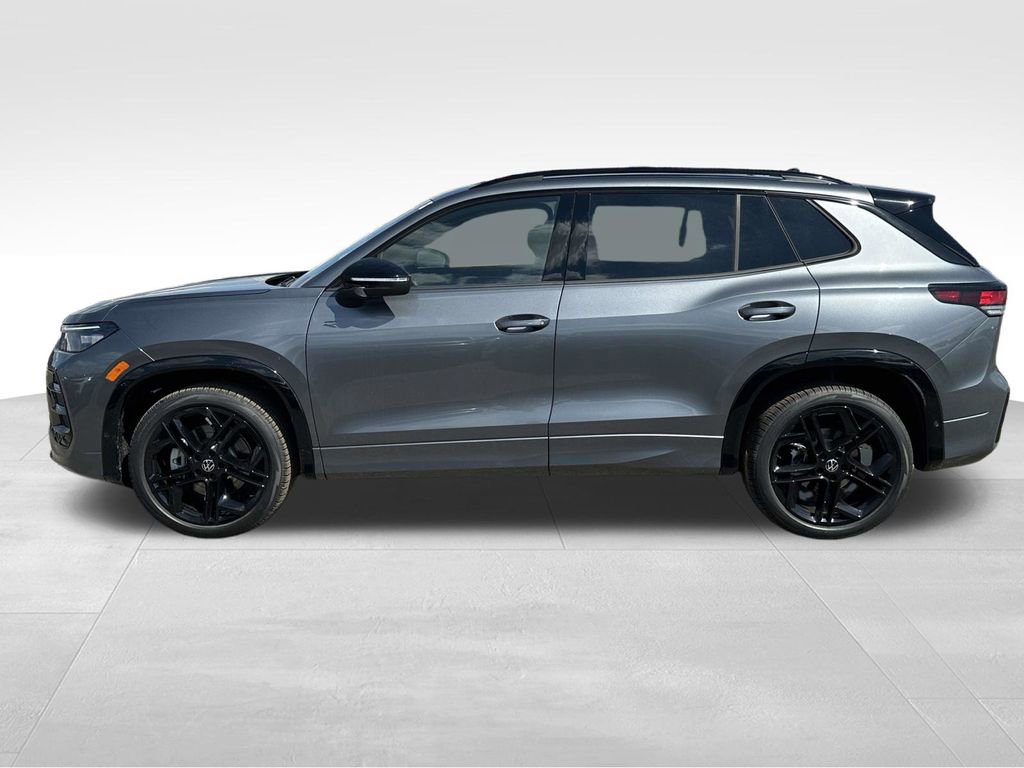 New 2026 Volkswagen Tiguan SE R-Line image 2