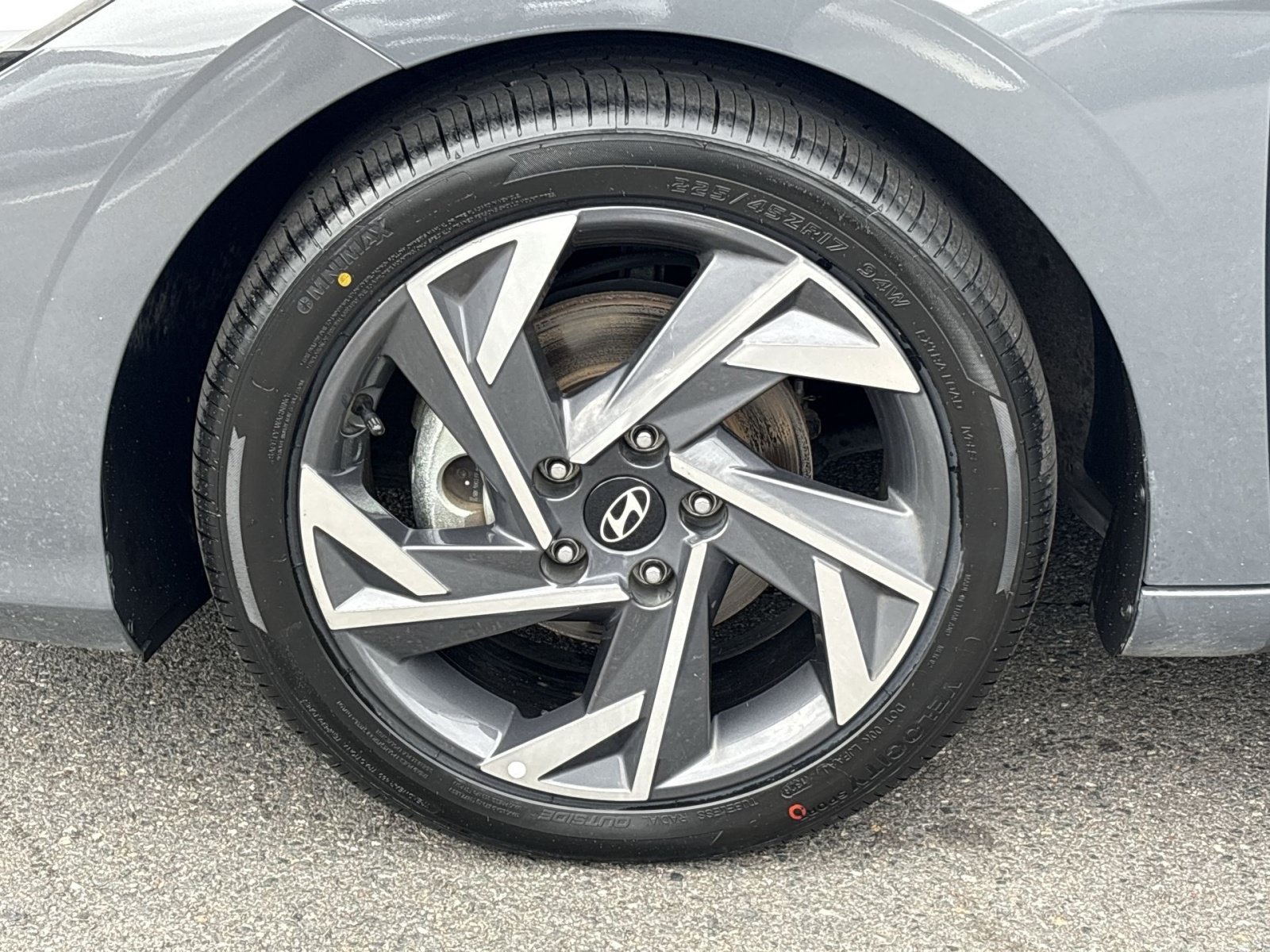 Certified 2025 Hyundai Elantra Limited FWD image 12
