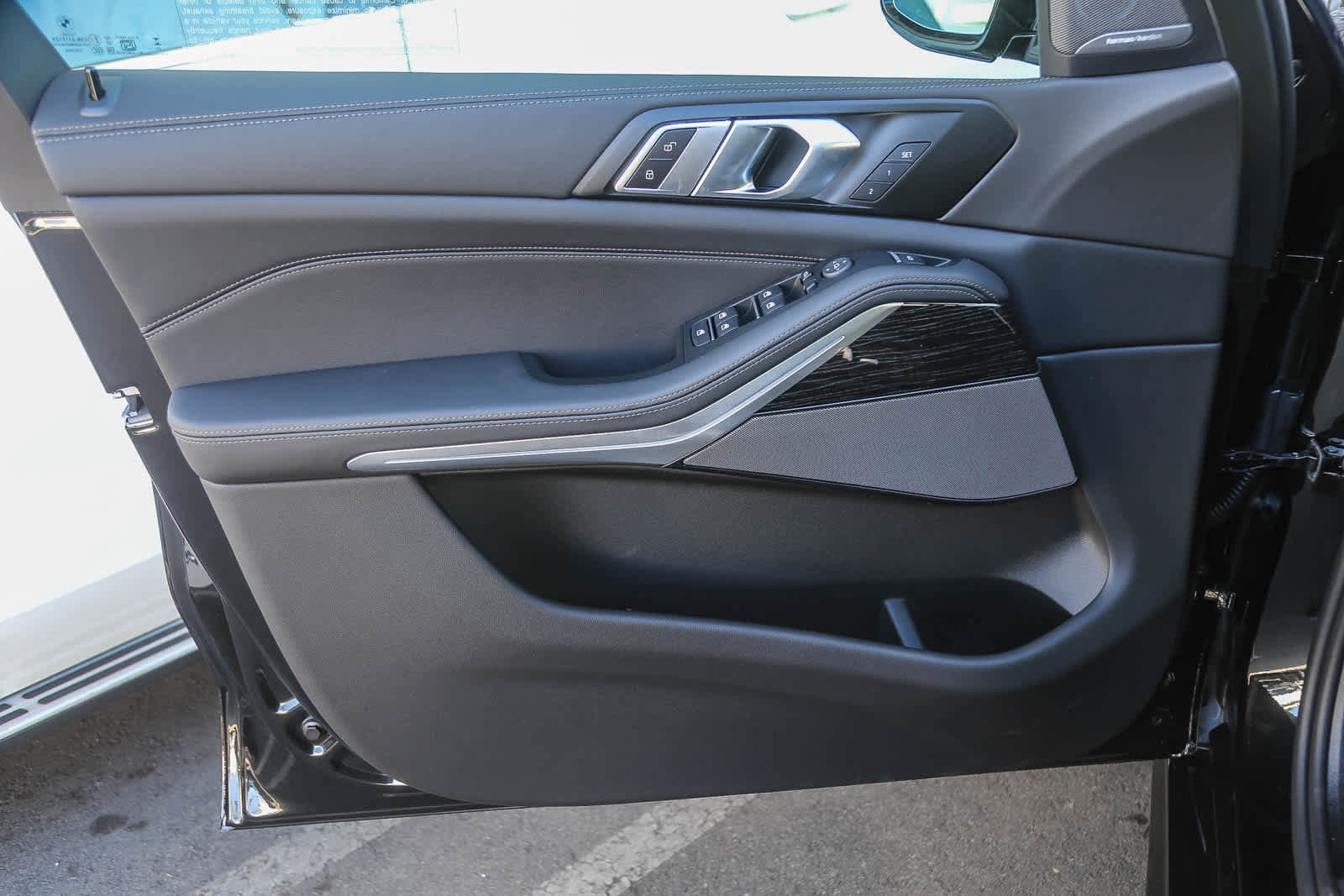 Used 2026 BMW X5 sDrive40i w/ M Sport Package image 17