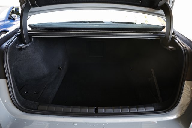 Used 2025 BMW 740i xDrive image 30