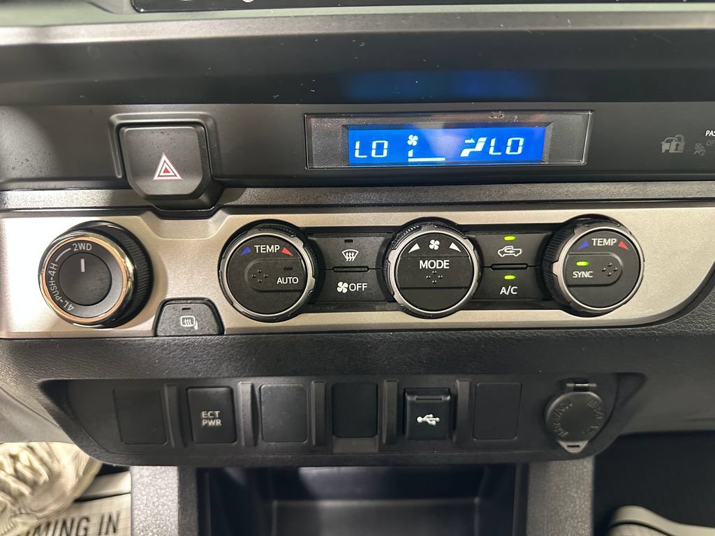 Used 2022 Toyota Tacoma SR AWD/4WD image 30