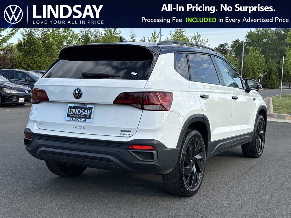Used 2024 Volkswagen Taos SE AWD/4WD image 3