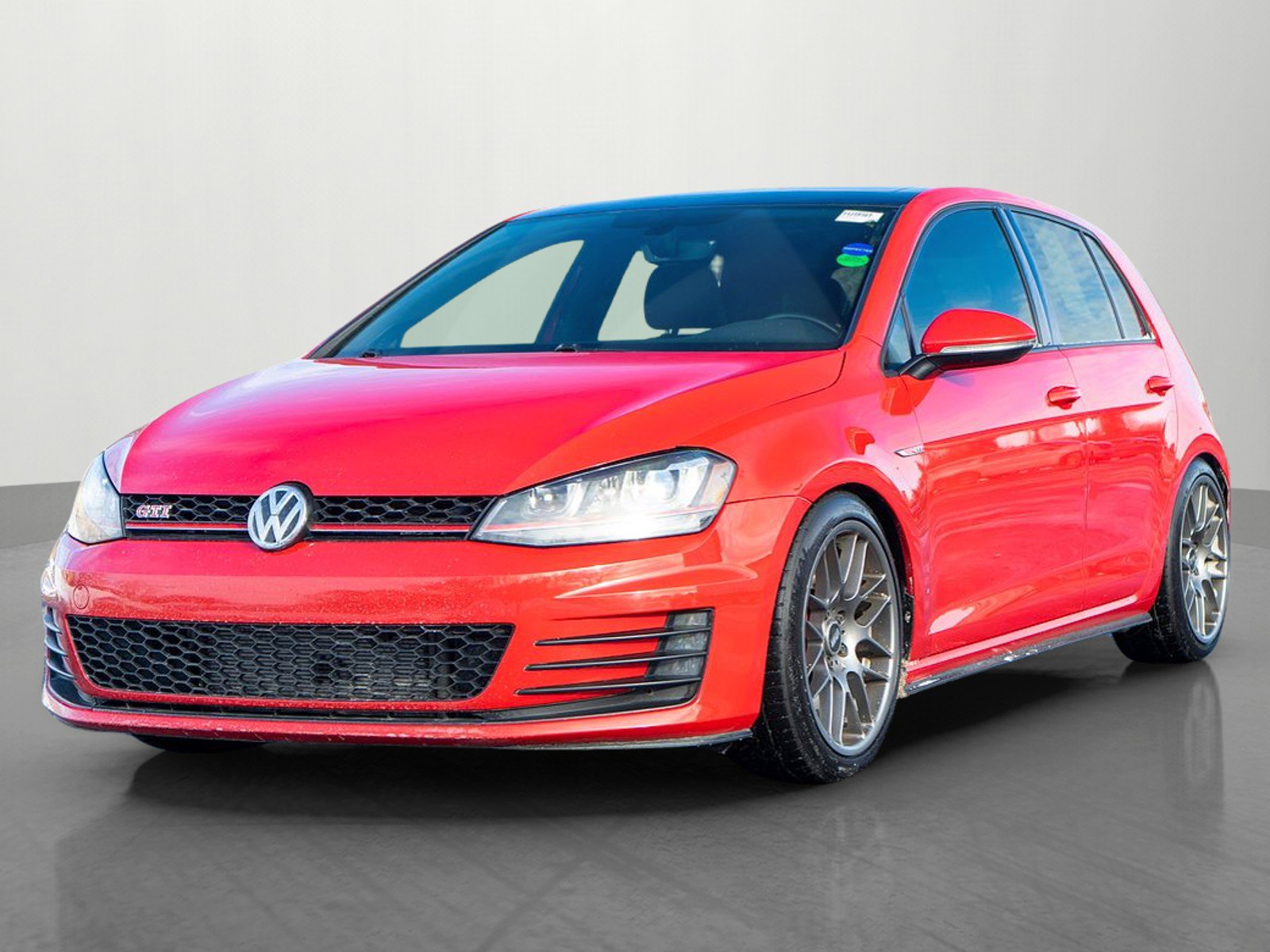 Used 2017 Volkswagen GTI SE image 3