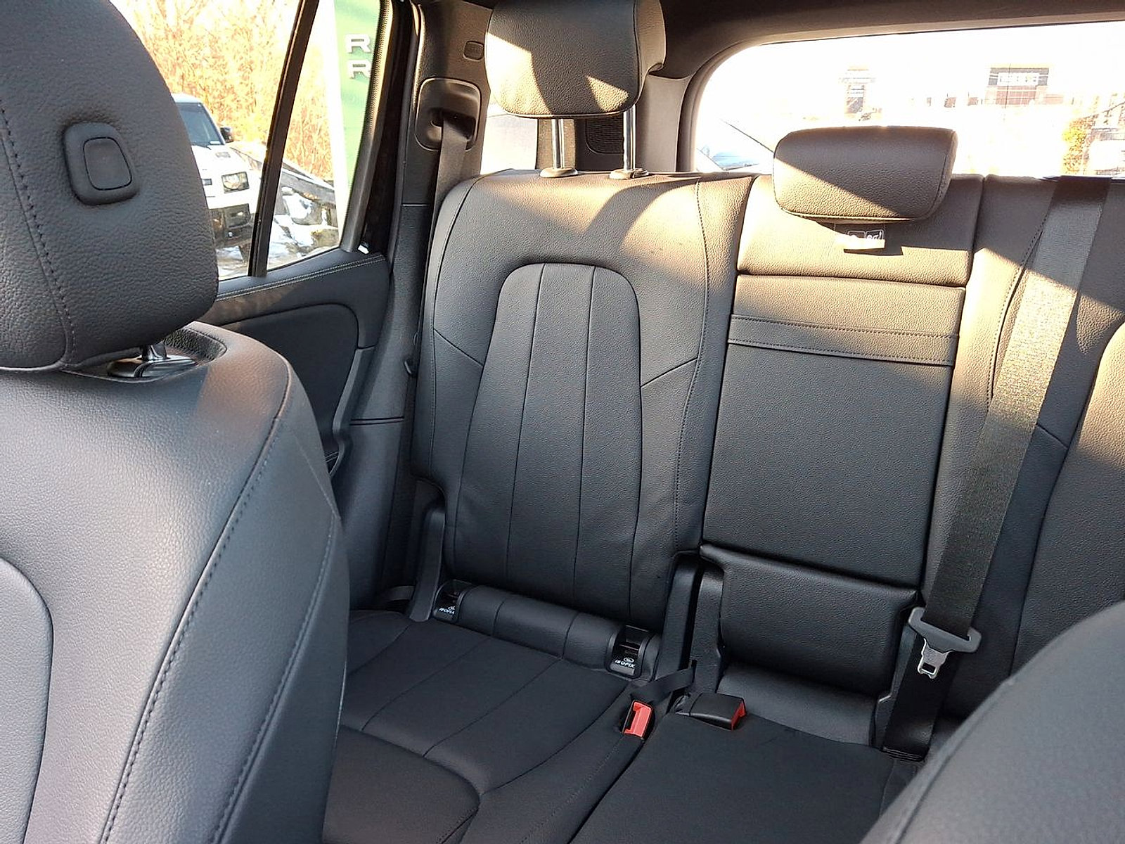 Used 2022 Mercedes-Benz GLB 250 4MATIC image 12