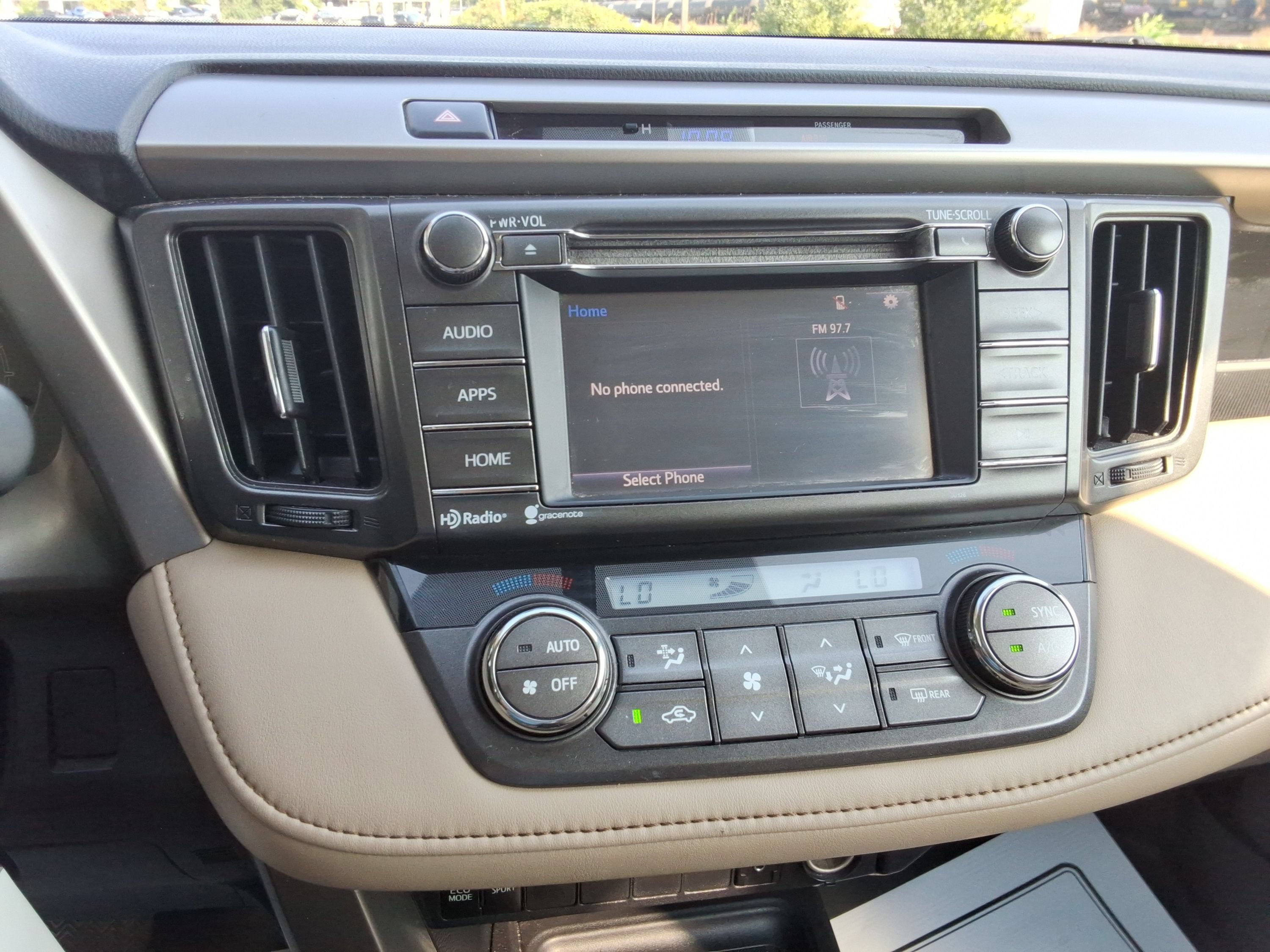 Used 2015 Toyota RAV4 XLE AWD/4WD image 15