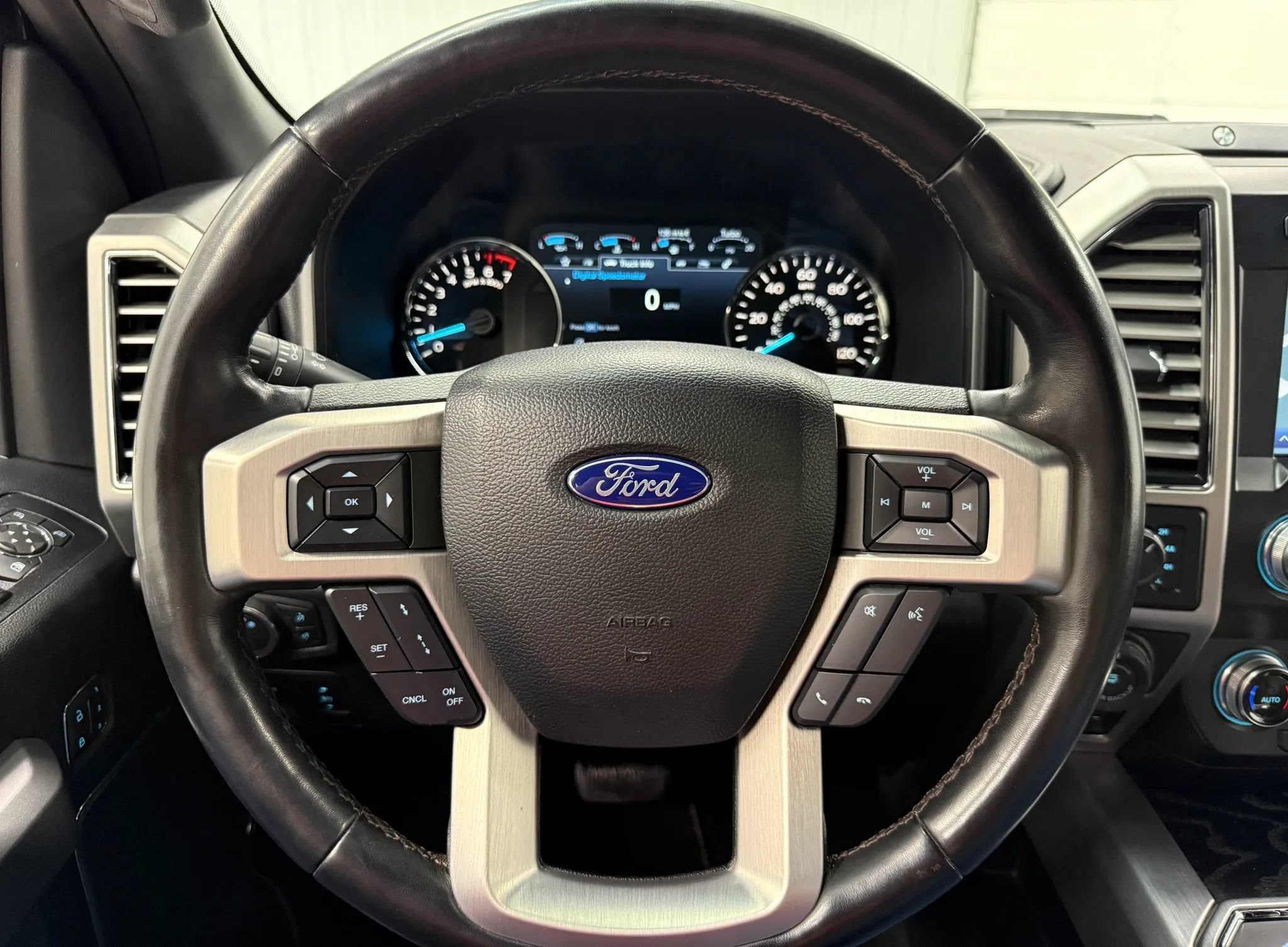 Used 2019 Ford F150 Platinum w/ Equipment Group 701A Luxury AWD/4WD image 20