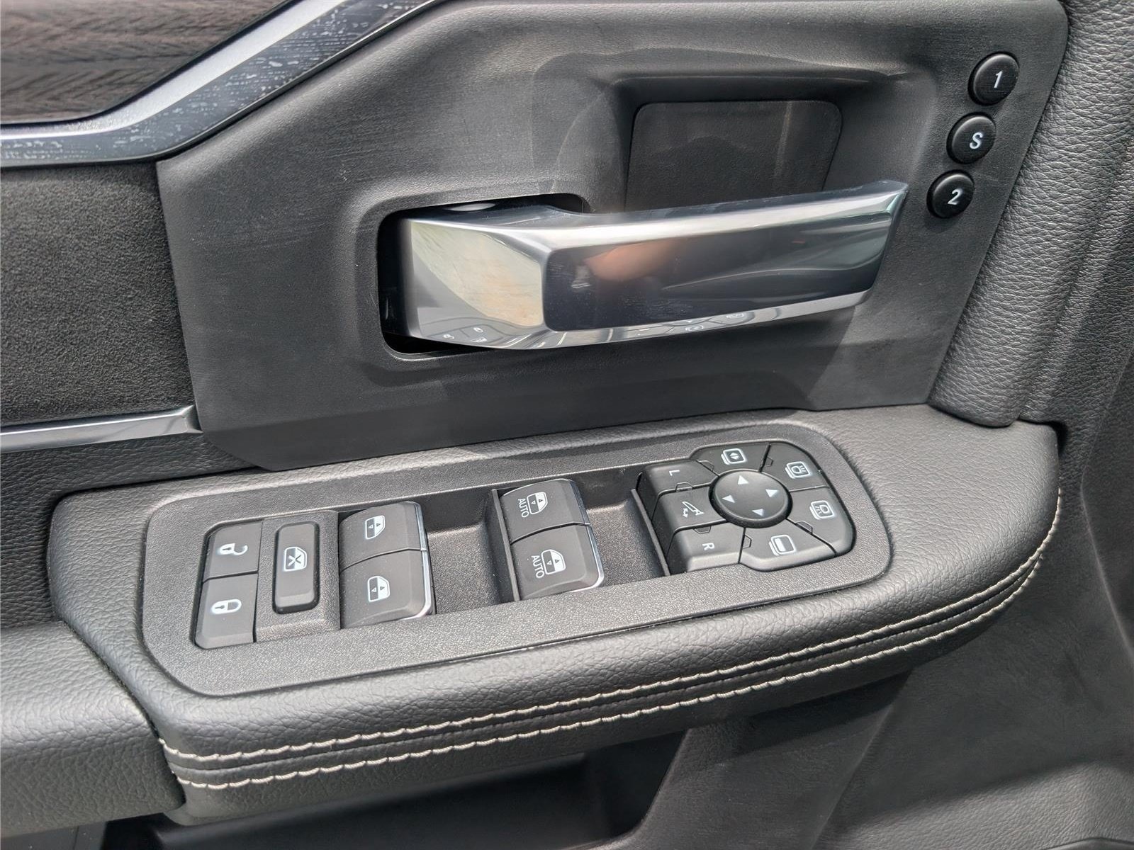 New 2026 RAM 2500 Laramie AWD/4WD image 20
