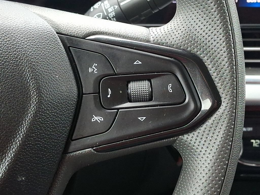 Used 2025 Chevrolet Trax LT FWD image 23