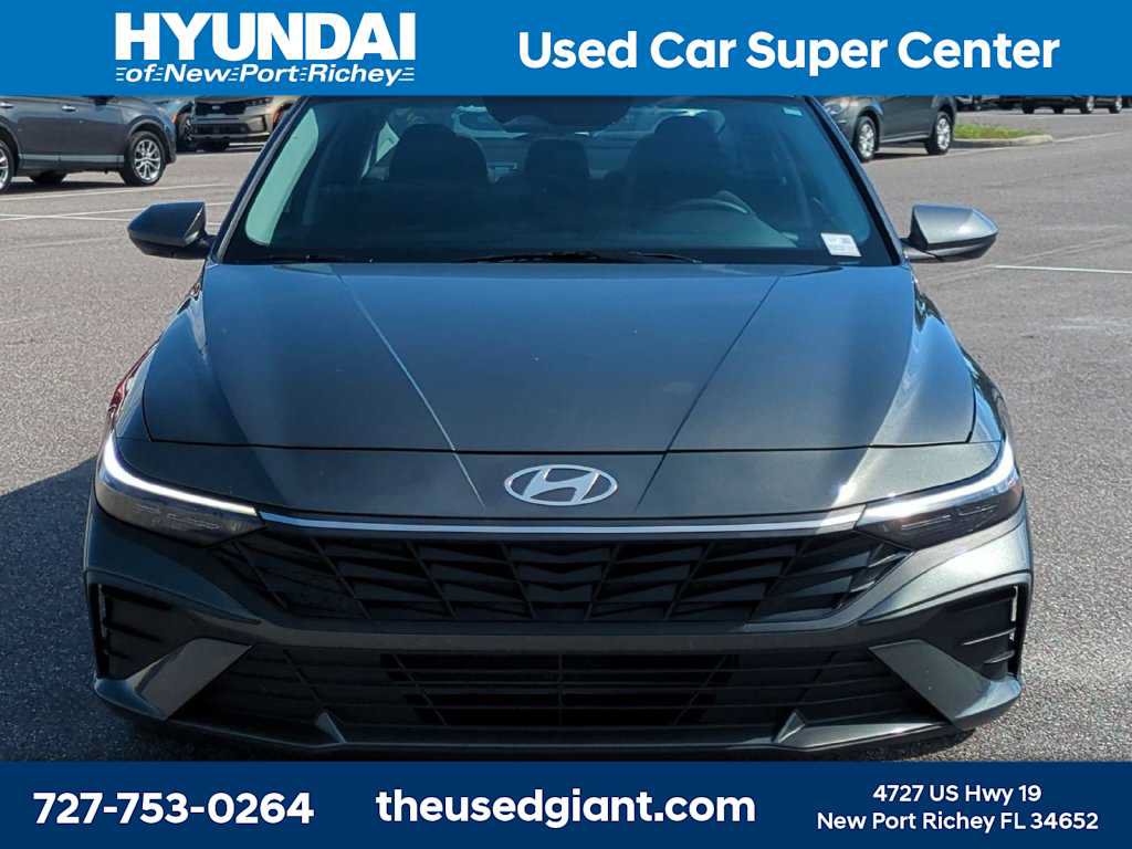 Used 2025 Hyundai Elantra SE FWD image 8
