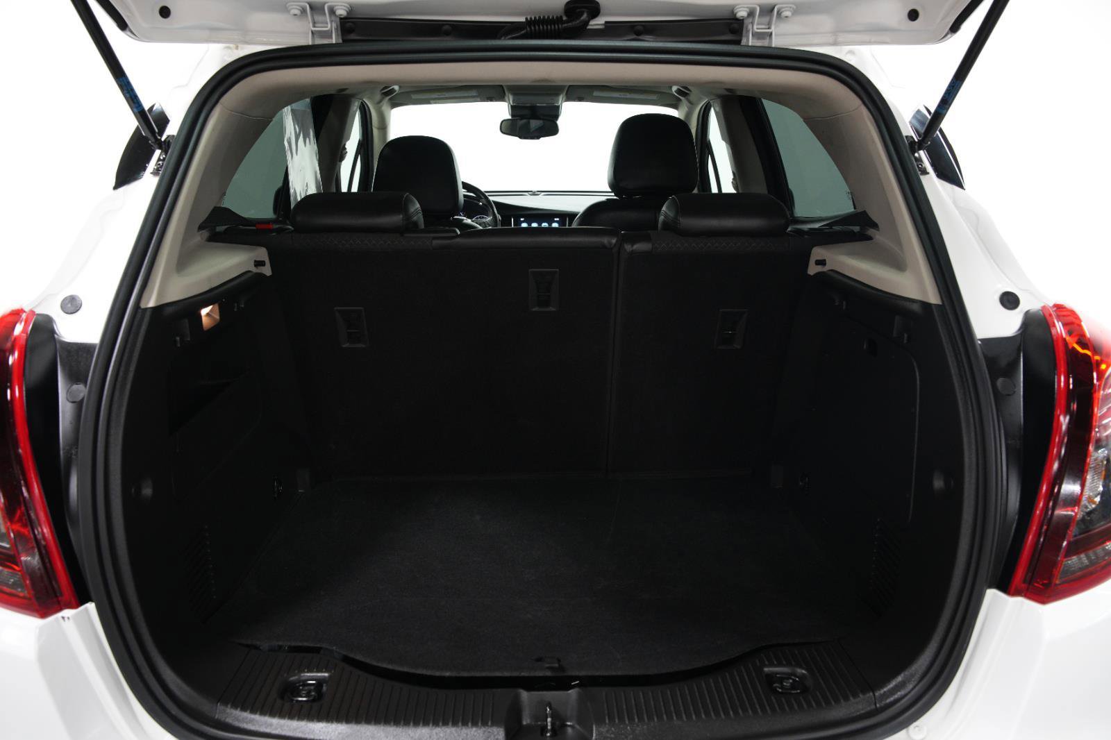 Used 2020 Buick Encore Preferred image 13