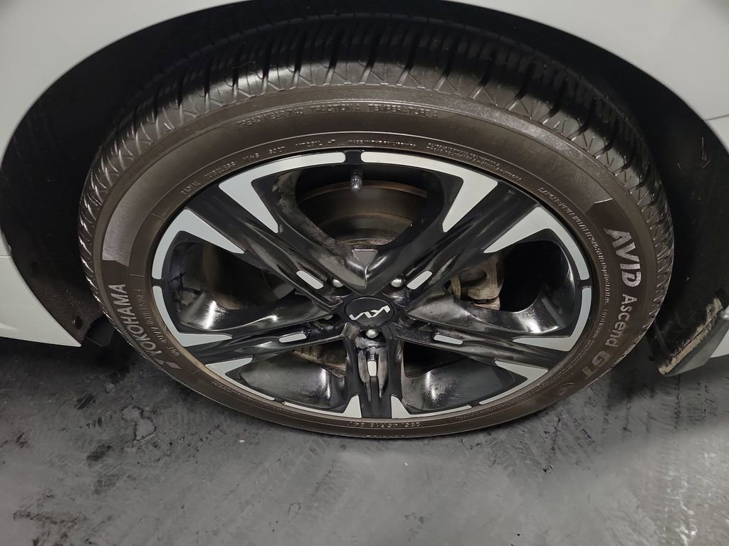 Used 2024 Kia K5 GT-Line w/ GT-Line Premium Package image 11