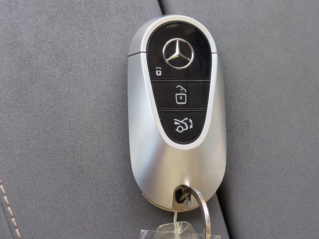 Used 2023 Mercedes-Benz EQS 450+ Sedan image 9