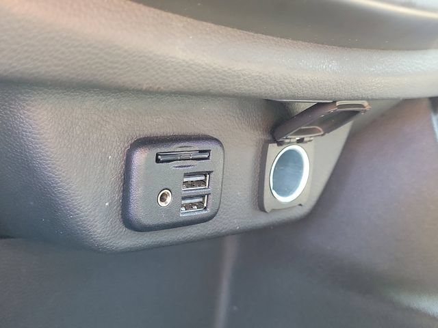 Used 2023 Chevrolet Traverse Premier FWD image 24