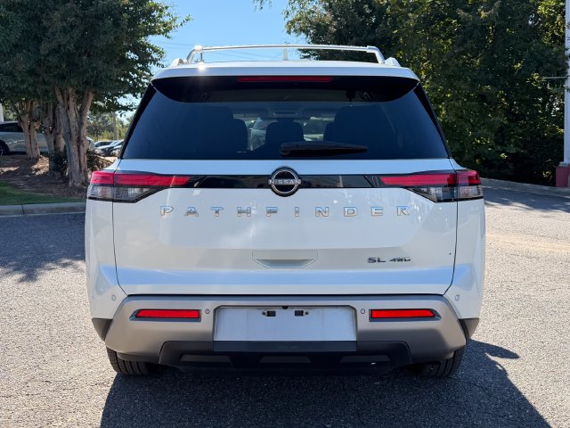 Used 2023 Nissan Pathfinder SL AWD/4WD image 4