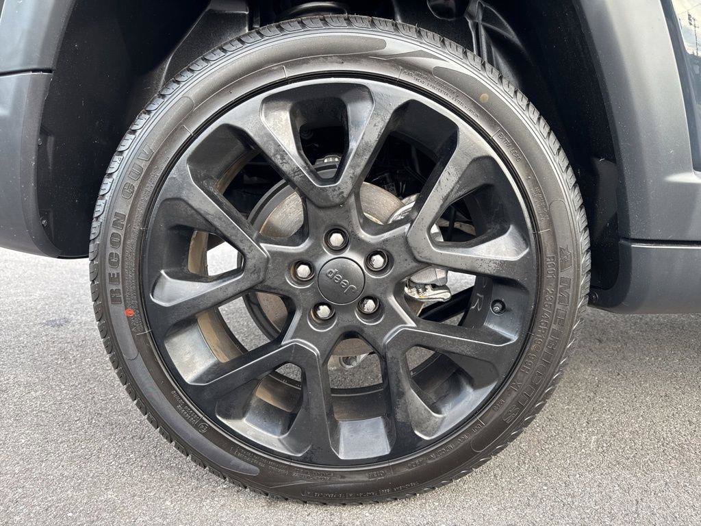 Used 2018 Jeep Compass Limited w/ Navigation Group AWD/4WD image 12
