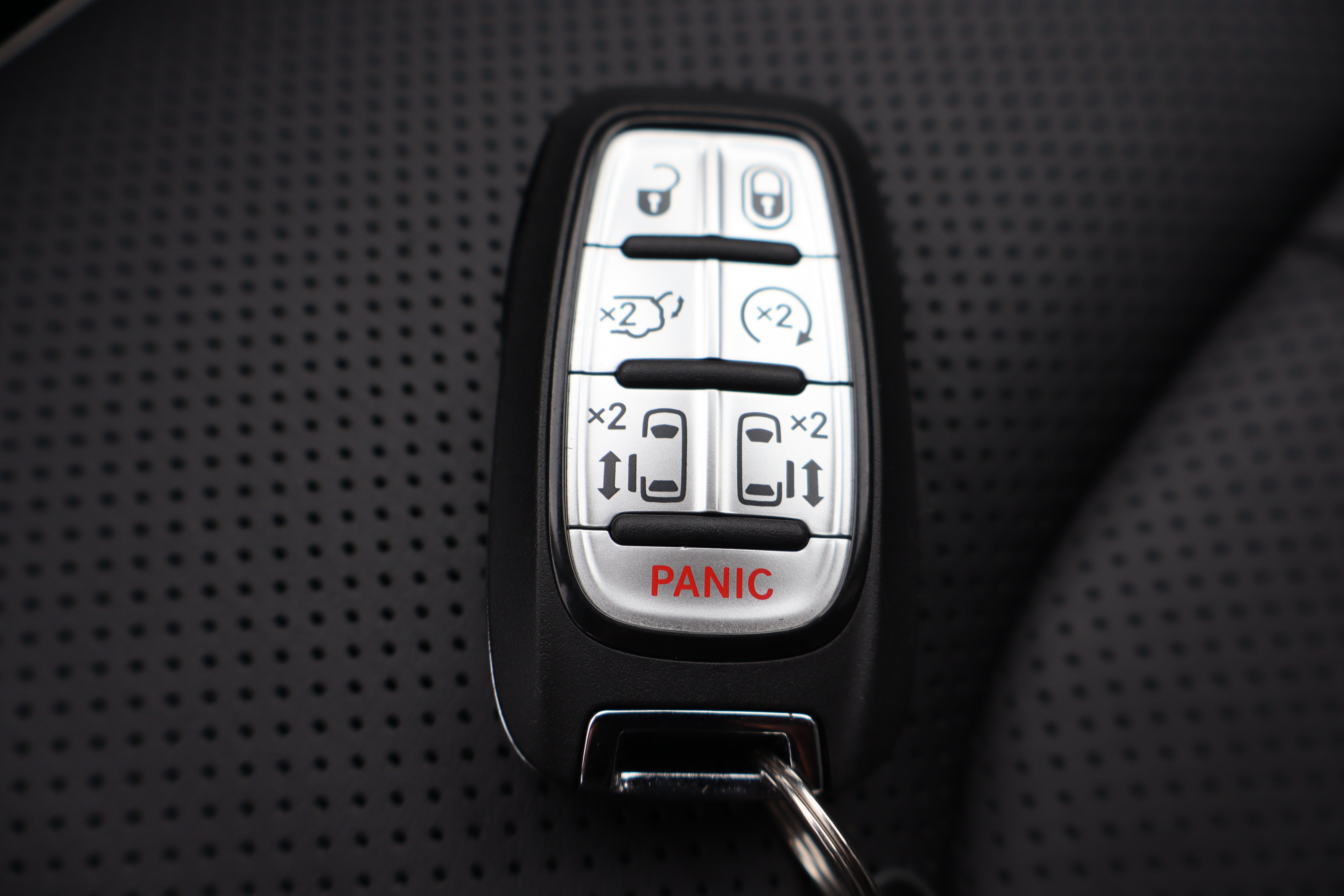 Used 2025 Chrysler Pacifica Limited FWD image 35