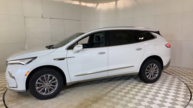Used 2024 Buick Enclave Essence w/ LPO, Floor Liner Package FWD image 5
