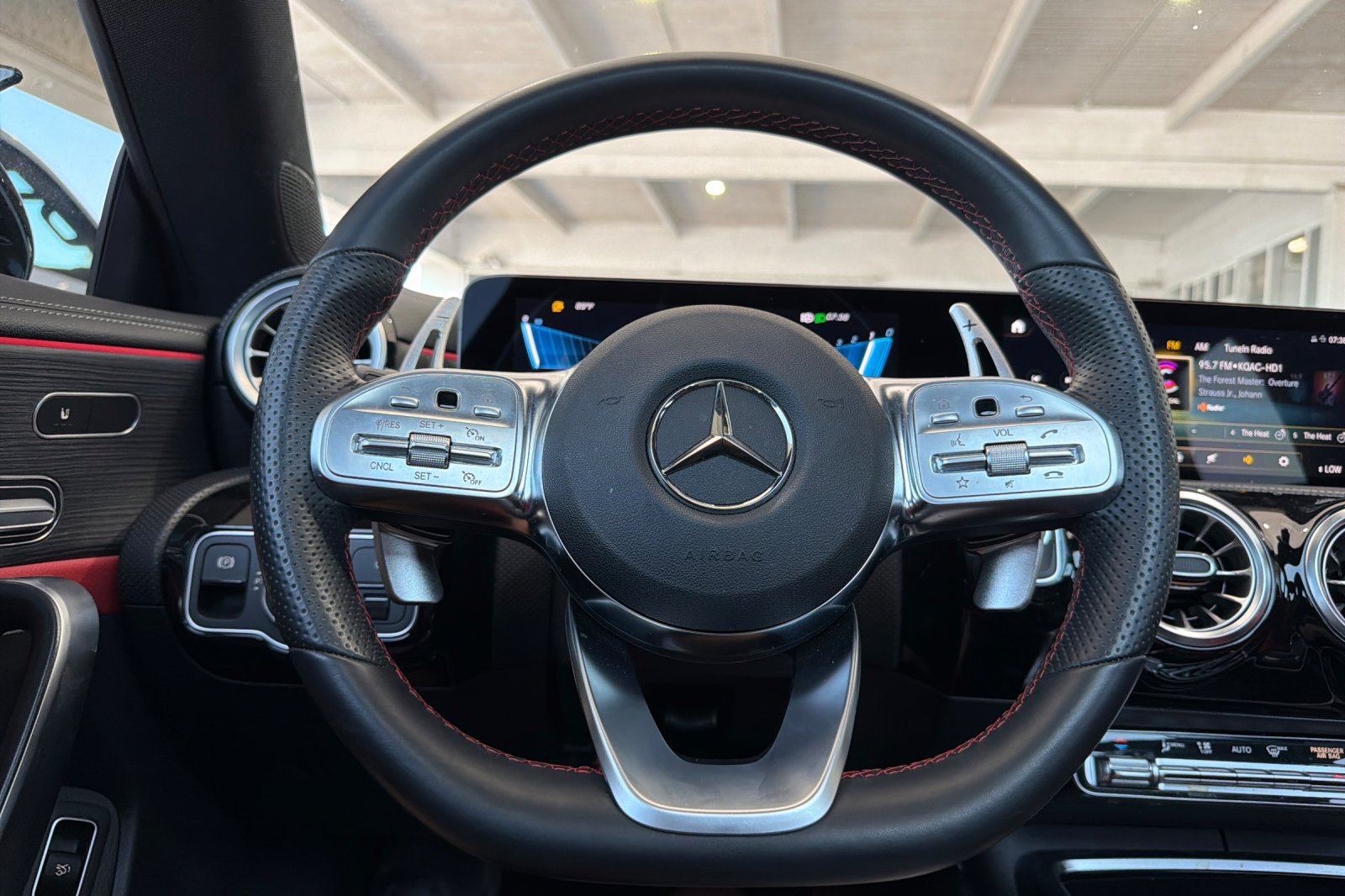 Used 2023 Mercedes-Benz CLA 35 AMG 4MATIC image 22