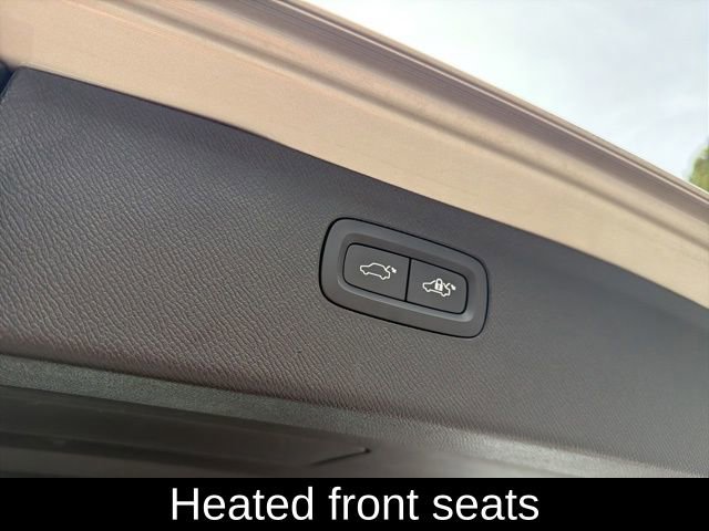 Used 2023 Volvo XC90 B5 Plus image 18