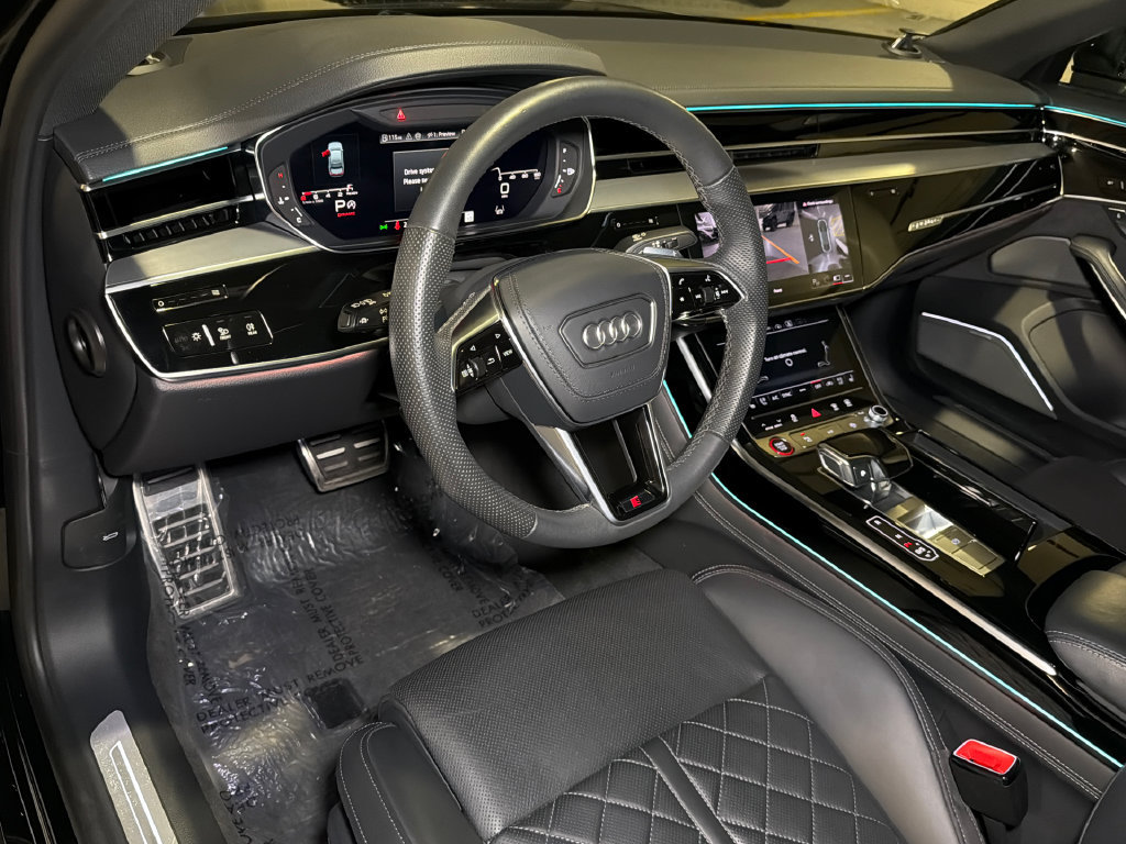Used 2024 Audi S8 AWD/4WD image 18