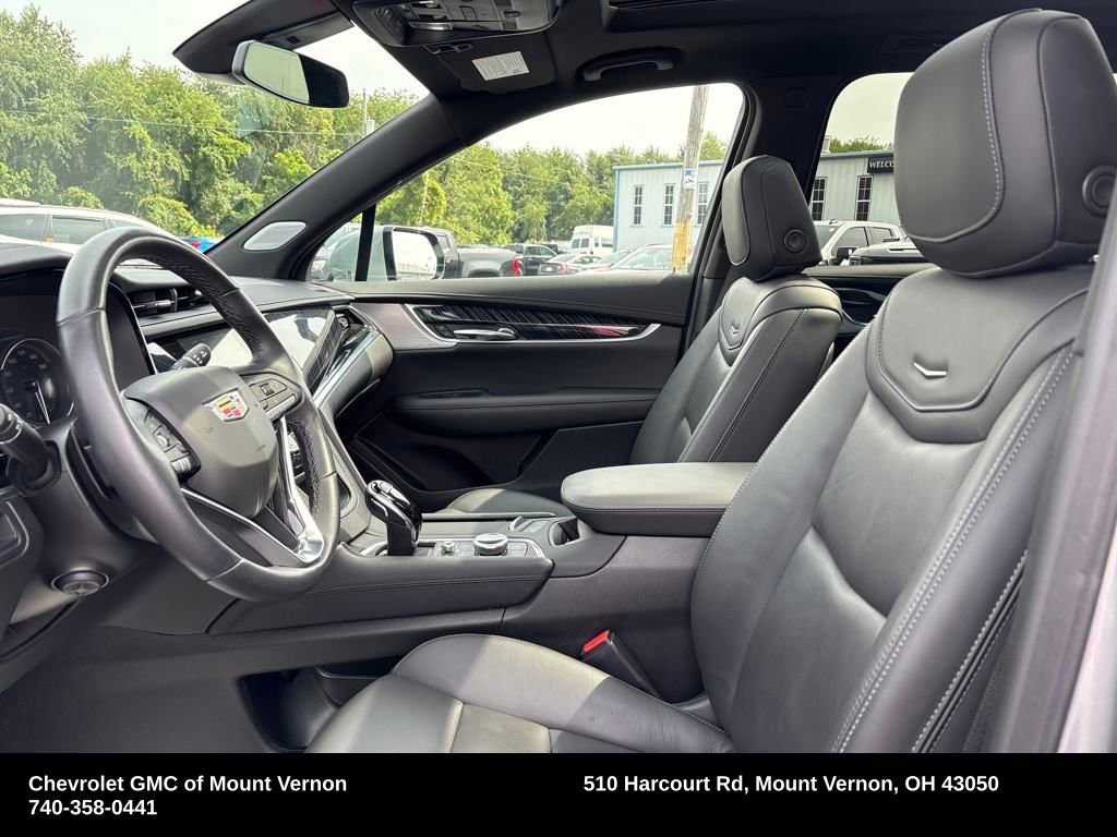 Used 2025 Cadillac XT6 Premium Luxury image 8