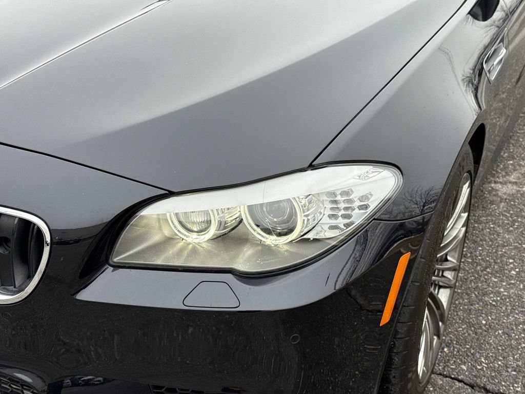 Used 2013 BMW M5 RWD image 8