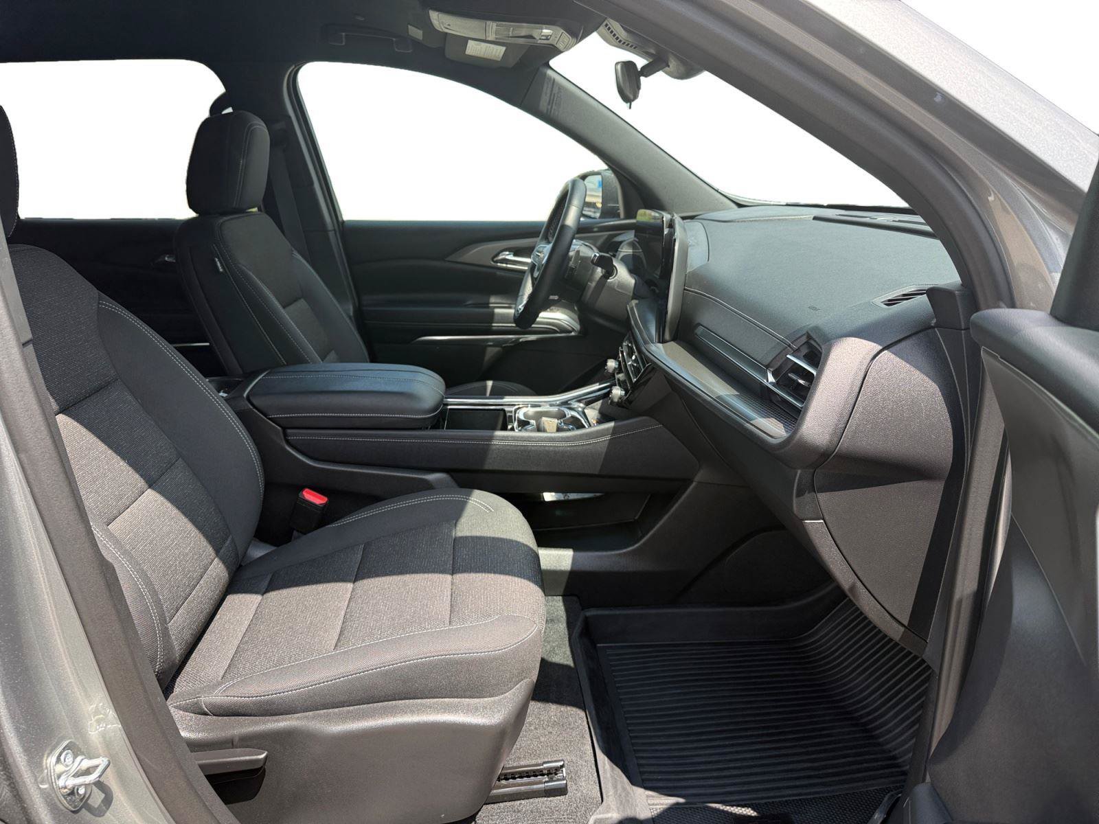 Used 2026 Chevrolet Traverse LT w/ LPO, Floor Liner Package FWD image 27