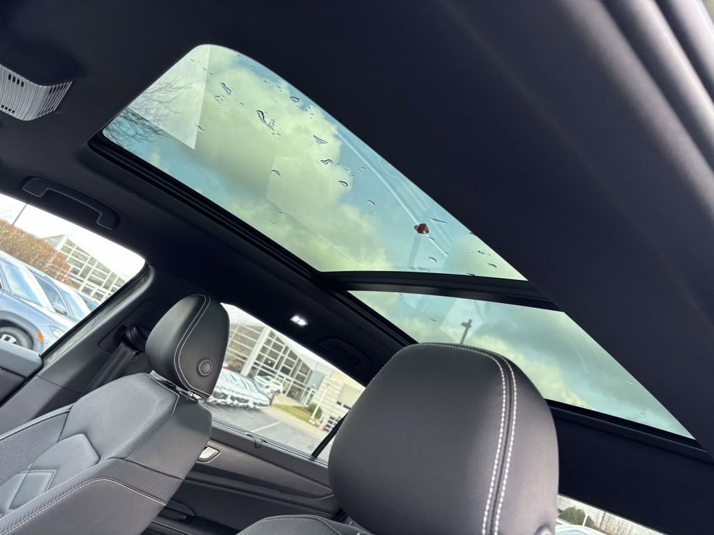 New 2026 Volkswagen Atlas Cross Sport SE image 26